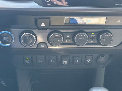 Used 2021 Toyota Tacoma TRD Off-Road w/ Technology Package image 14