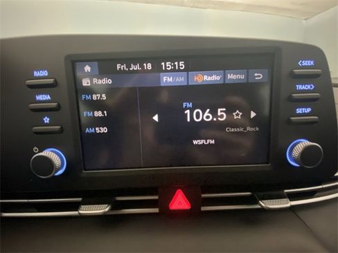 Used 2025 Hyundai Elantra SE image 16