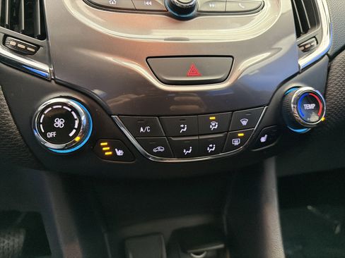 Used 2017 Chevrolet Cruze LT w/ Convenience Package image 22