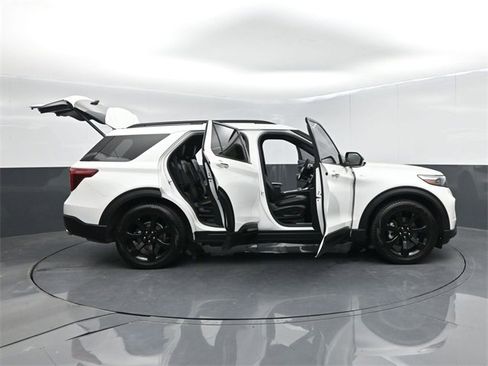 Used 2023 Ford Explorer ST-Line w/ Class IV Trailer Tow Package image 71