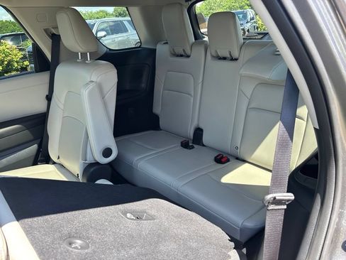 Used 2024 Nissan Pathfinder SL w/ SL Premium Package AWD/4WD image 9