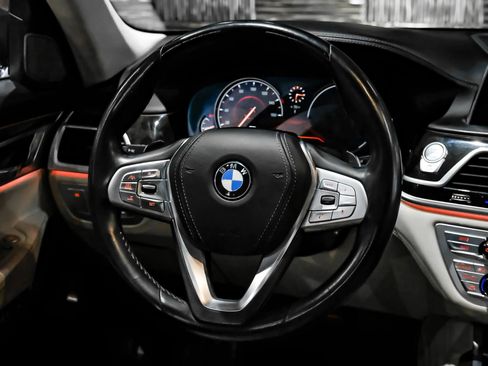 Used 2018 BMW 750i xDrive AWD/4WD image 18