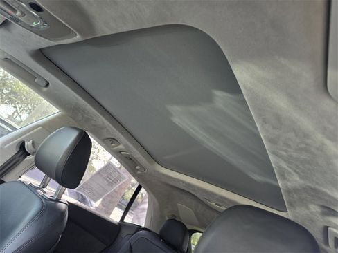 Used 2020 Audi Q8 Prestige w/ Prestige Package image 12