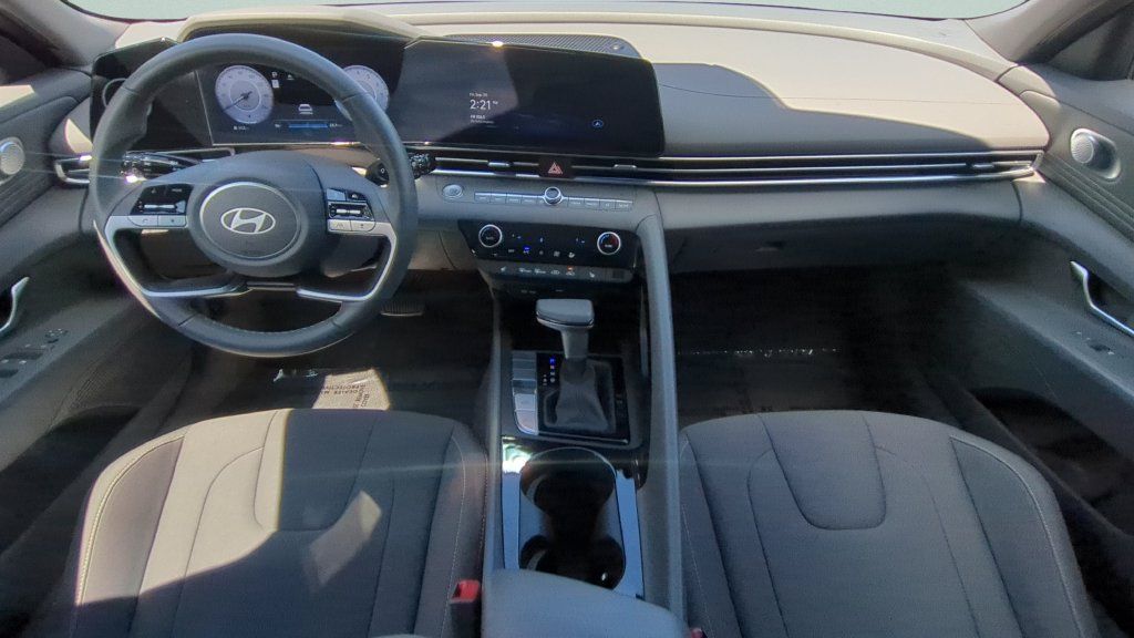 Certified 2024 Hyundai Elantra SEL w/ Convenience Package FWD image 10