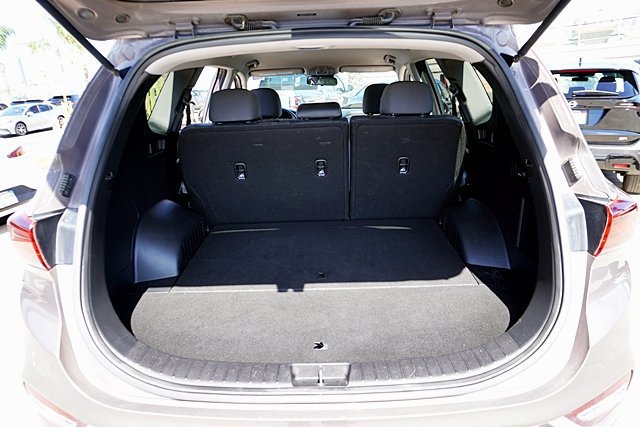 Used 2020 Hyundai Santa Fe SE FWD image 20
