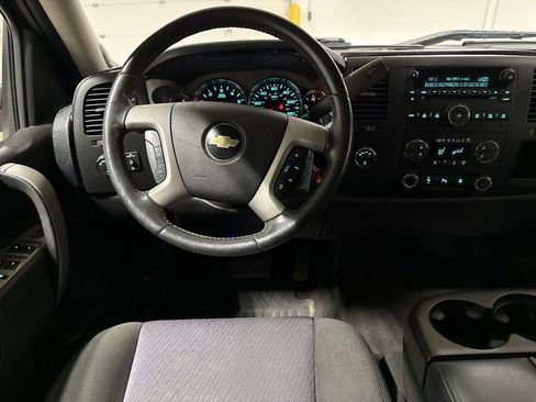 Used 2010 Chevrolet Silverado 1500 LT w/ Power Pack Plus AWD/4WD image 11