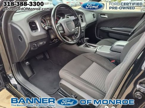 Used 2023 Dodge Charger SXT image 2