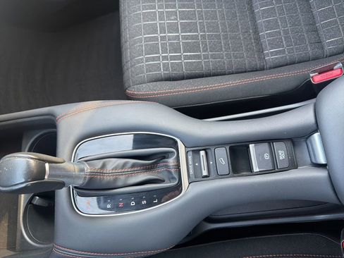 Used 2024 Honda HR-V Sport image 17