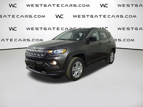 Used 2022 Jeep Compass Latitude image 1
