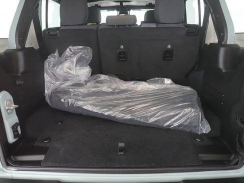 Used 2024 Jeep Wrangler Unlimited Sahara image 27