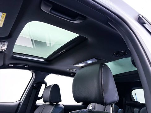 Certified 2025 Kia Telluride SX X-Line AWD/4WD image 3