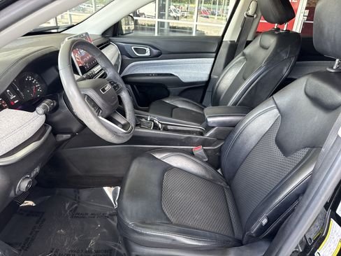 Used 2022 Jeep Compass Latitude AWD/4WD image 15
