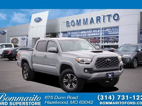 Used 2018 Toyota Tacoma TRD Sport AWD/4WD image 1