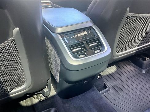 Used 2024 Volvo XC90 B5 Plus AWD/4WD image 33