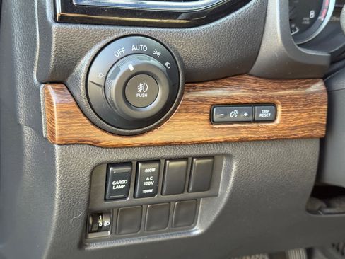 Certified 2022 Nissan Titan Platinum Reserve w/ Moonroof Package image 15