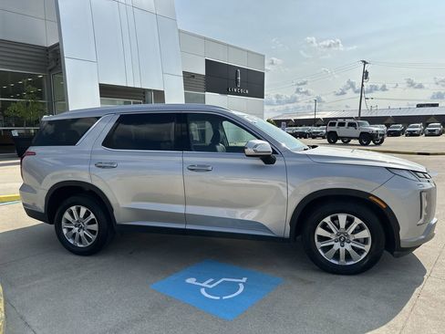 Used 2024 Hyundai Palisade SEL AWD/4WD image 3