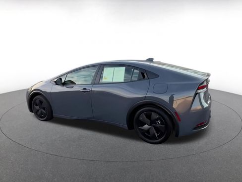 Used 2025 Toyota Prius LE image 10