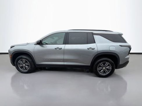 Used 2024 Chevrolet Traverse LT image 6