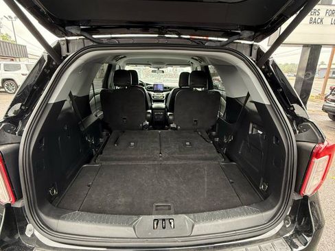 Used 2021 Ford Explorer XLT w/ Equipment Group 202A AWD/4WD image 23