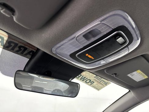 Used 2025 Hyundai Elantra SE FWD image 21