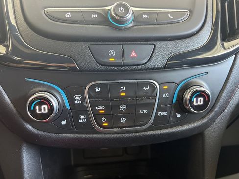 Used 2022 Chevrolet Equinox RS AWD/4WD image 21