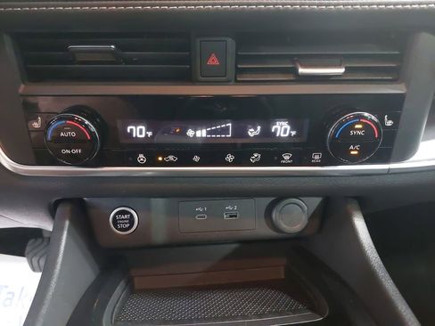 Used 2023 Nissan Rogue SV w/ SV Premium B Package AWD/4WD image 21