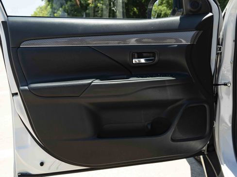 Used 2020 Mitsubishi Outlander SEL FWD image 35