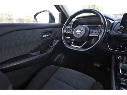 Used 2023 Nissan Rogue SV image 11