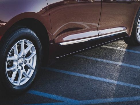 Used 2020 Chrysler Pacifica Touring-L image 29