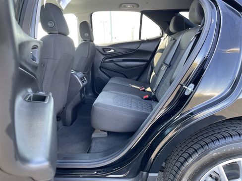 Used 2022 Chevrolet Equinox LT w/ Driver Convenience Package image 21