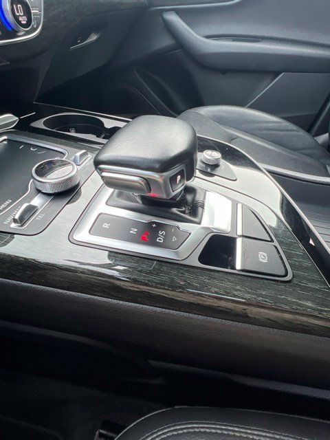 Used 2018 Audi Q7 3.0T Prestige w/ Prestige Package AWD/4WD image 18