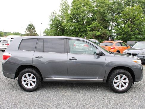 Used 2011 Toyota Highlander 4WD w/ Tow Pkg image 6