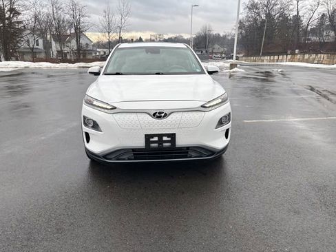 Used 2021 Hyundai Kona Limited image 8