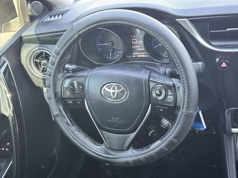 Used 2018 Toyota Corolla iM w/ Protection Package image 8
