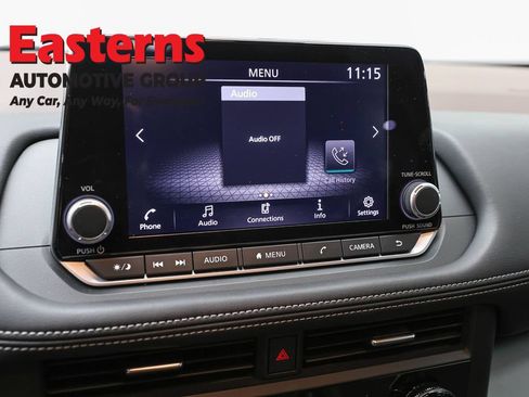 Used 2023 Nissan Rogue S AWD/4WD image 18