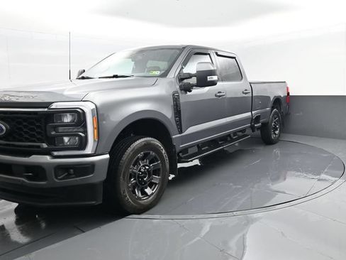 Used 2023 Ford F250 Lariat w/ Sport Appearance Package AWD/4WD image 2
