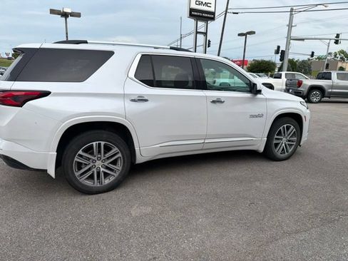 Used 2023 Chevrolet Traverse High Country w/ LPO, Floor Liner Package AWD/4WD image 17