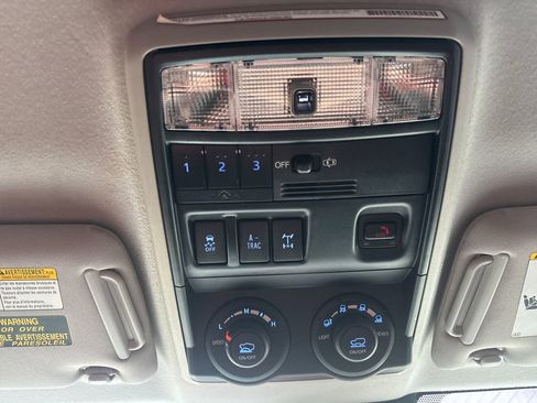Used 2020 Toyota 4Runner TRD Off-Road Premium AWD/4WD image 15