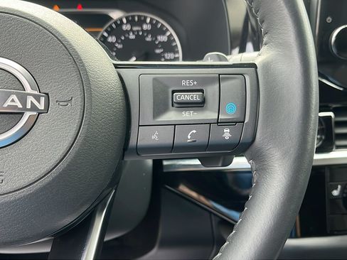 Used 2022 Nissan Pathfinder SL AWD/4WD image 15