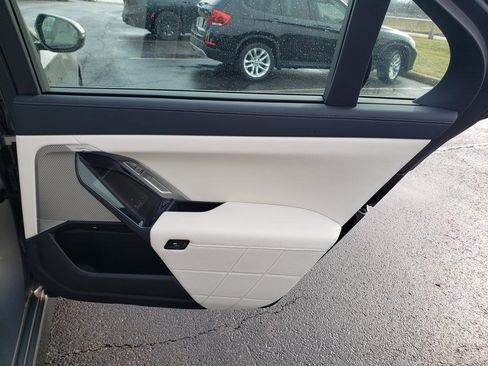 Used 2025 BMW 760i xDrive w/ Executive Package image 14