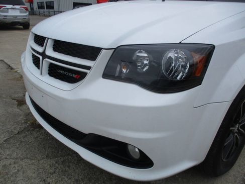 Used 2017 Dodge Grand Caravan GT image 11