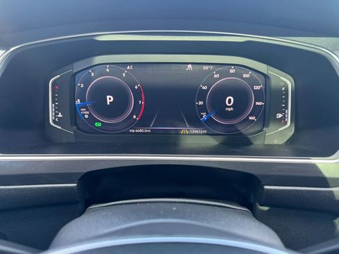 Used 2019 Volkswagen Tiguan SEL Premium image 19