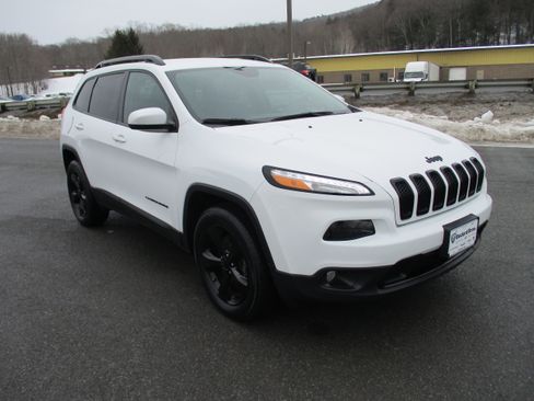 Used 2018 Jeep Cherokee Limited w/ High Altitude Package image 3
