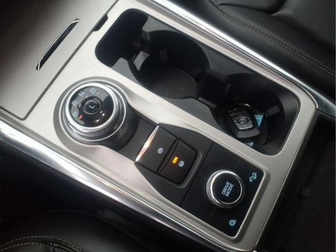 Certified 2023 Ford Explorer XLT w/ Equipment Group 202A image 21