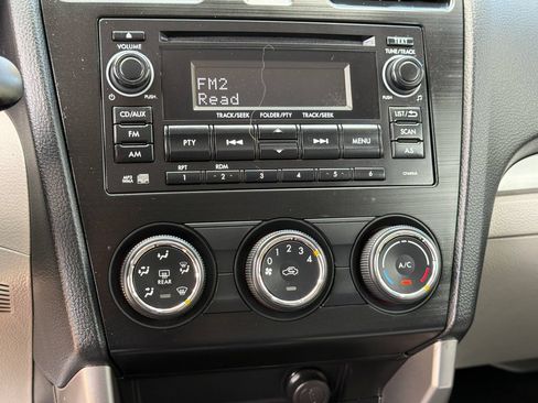 Used 2014 Subaru Forester 2.5i AWD/4WD image 26