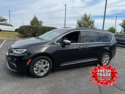 Used 2022 Chrysler Pacifica Limited