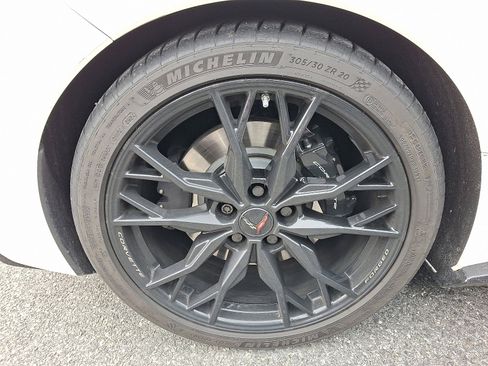 Used 2024 Chevrolet Corvette 3LT w/ Z51 Performance Package image 7
