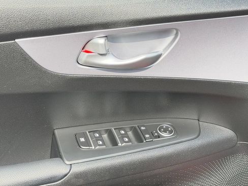 Certified 2024 Kia Forte LXS FWD image 16