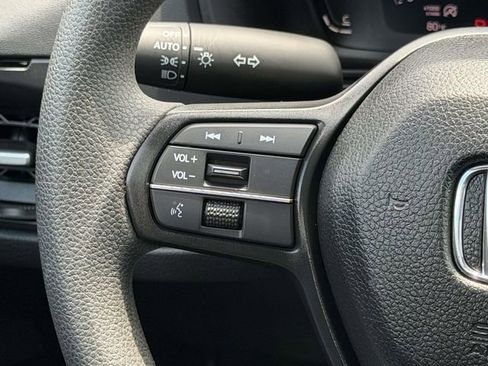 Certified 2025 Honda Accord SE image 14