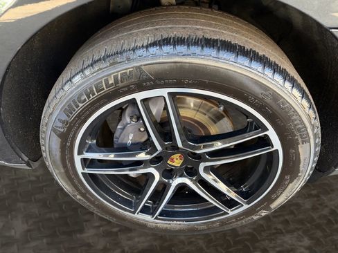 Used 2021 Porsche Macan AWD/4WD image 40